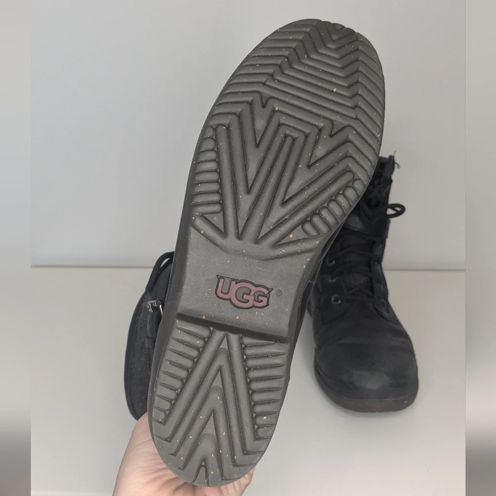 UGG Kesey lace-up waterproof boot - w's size 9 black/grey - Picture 6 of 10